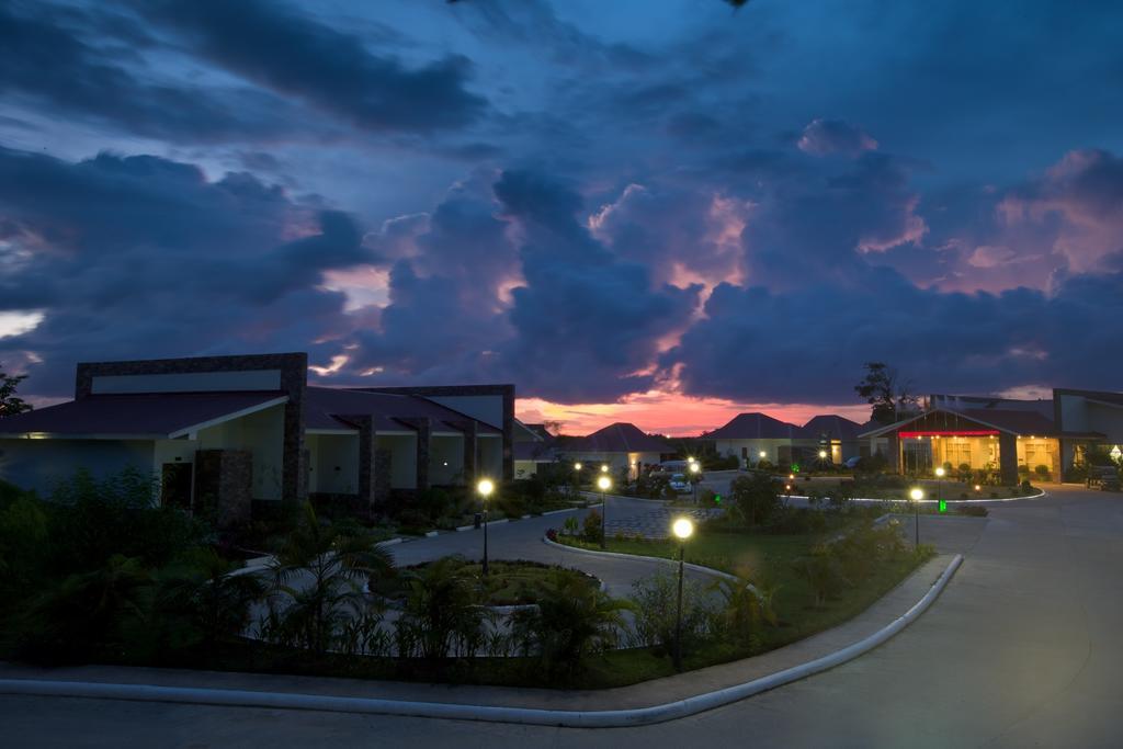 Junction Hotel Nay Pyi Taw Naypyidaw Exterior foto
