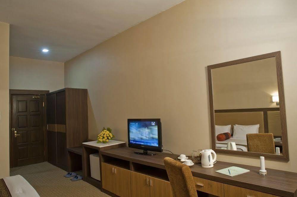 Junction Hotel Nay Pyi Taw Naypyidaw Exterior foto